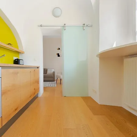 Revliving Cozy Oldtown Apartment